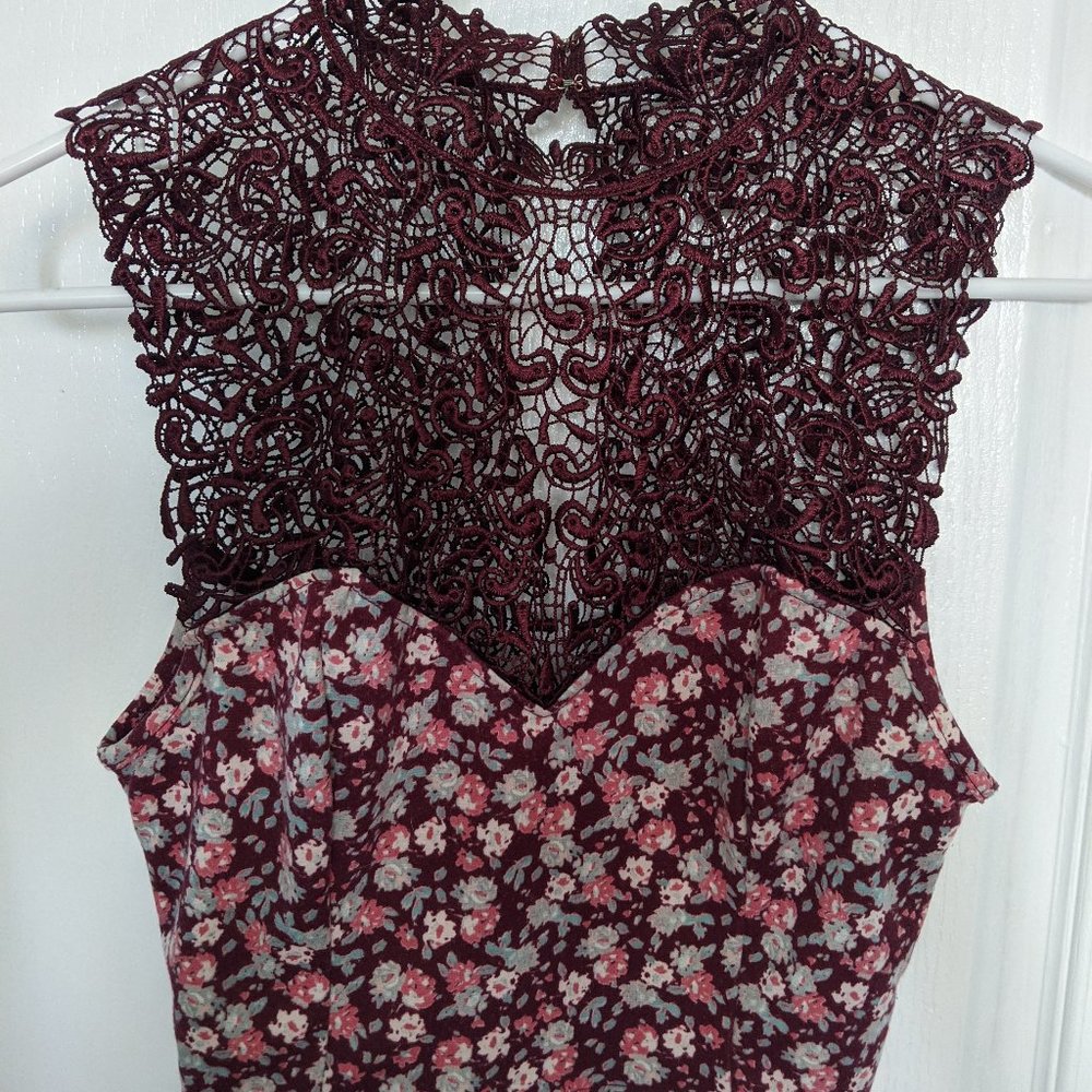 TELA - Urban Outfitters Floral Lace Top Crop